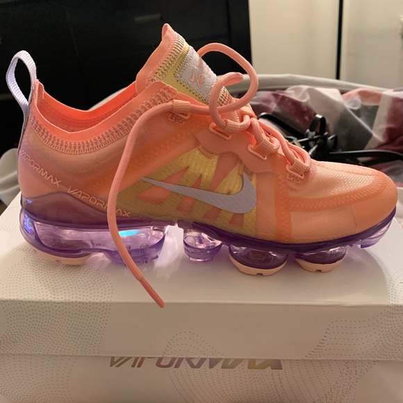 Nike Shoes - Nike Vapormax, size 5 in women, never worn